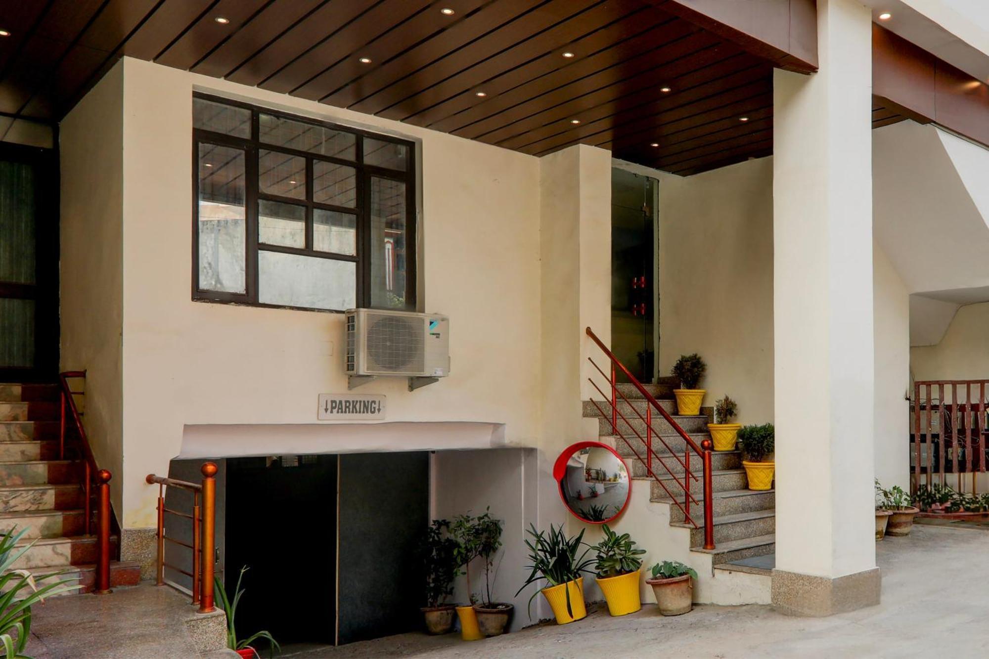 Super O Indira Nagar Hotel